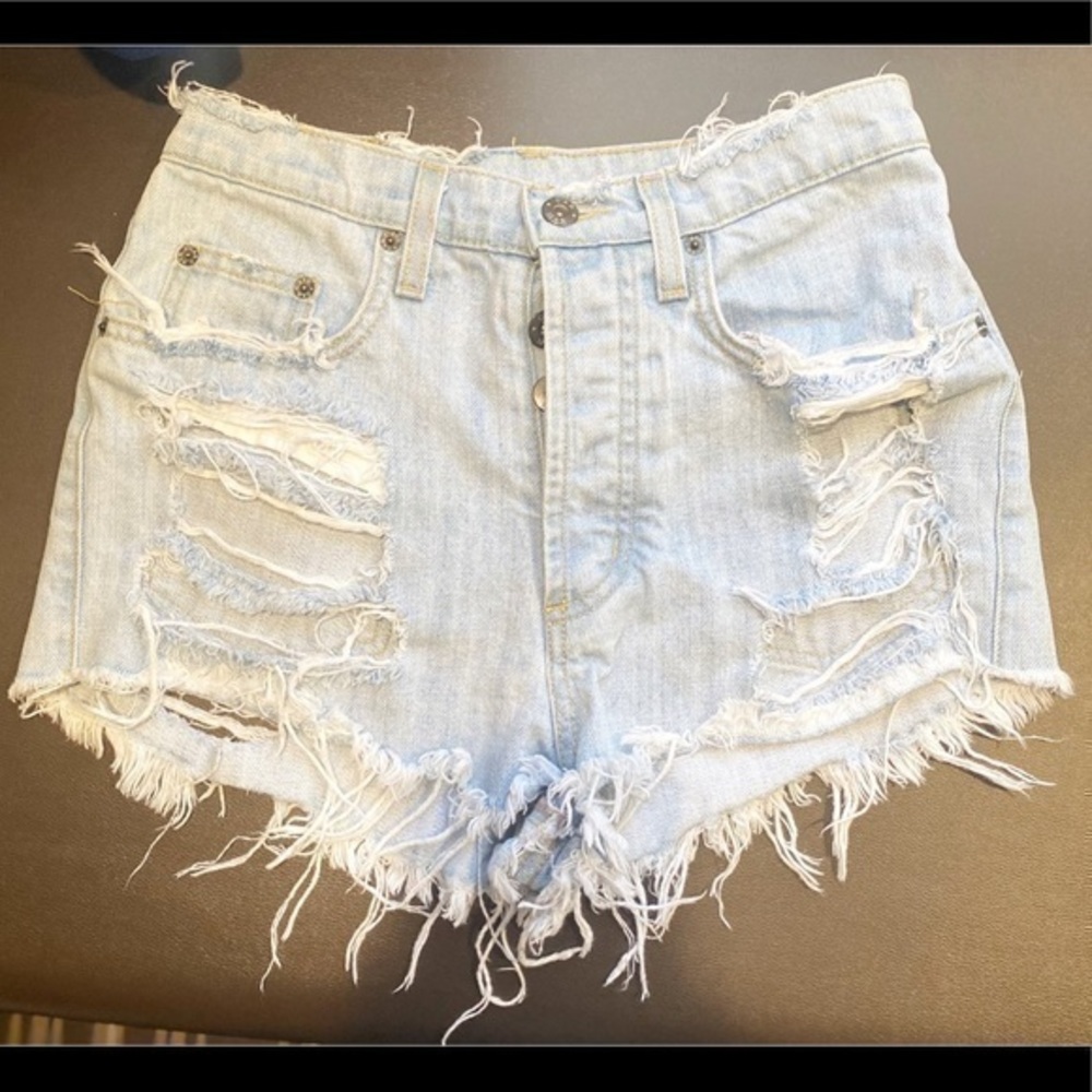Carmar Distressed Jean Denim Shorts - No Flaws - Excellent Condition - Size 25